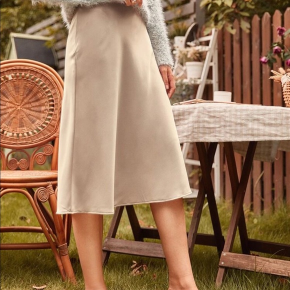 Solid Satin Skirt - Picture 4 of 9